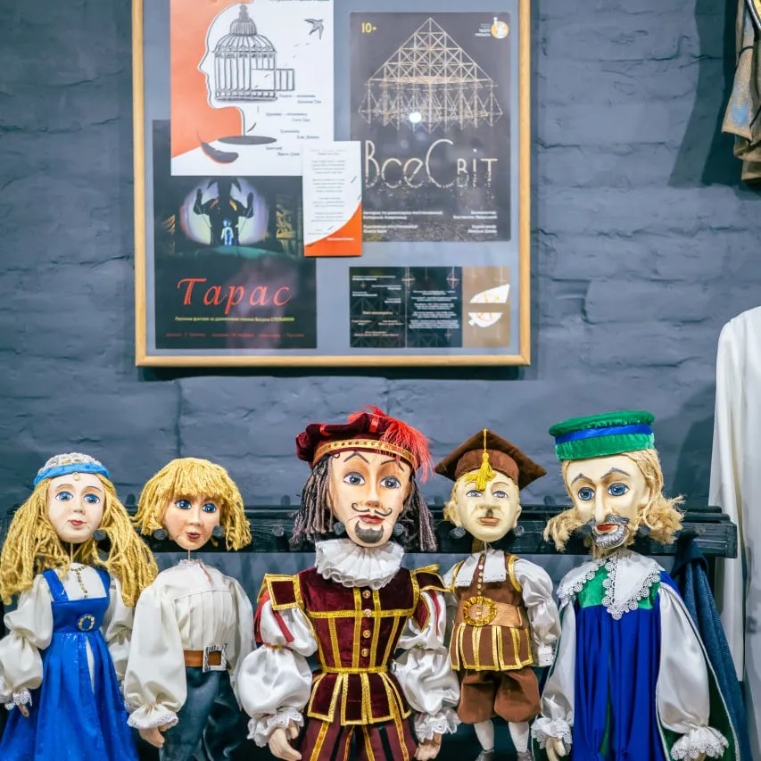 50 років історії у музейних експонатах: у Луцьку відкрили виставку про Волинський театр ляльок