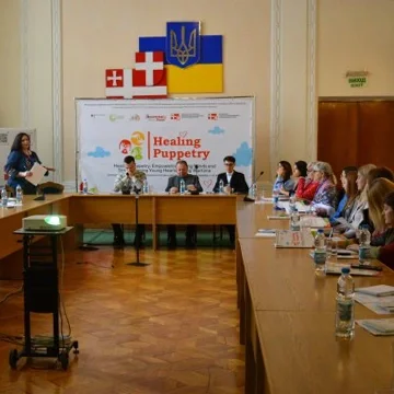 Підсумки проєкту «Цілюща лялькова терапія: стимулювання молодих умів та зміцнення юних сердець у час війни»: круглий стіл за участі обласної влади, організаторів, учасників, фахівців